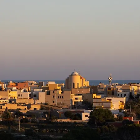 Hotel apartamentowy Dammusi Ziuni Lampedusa